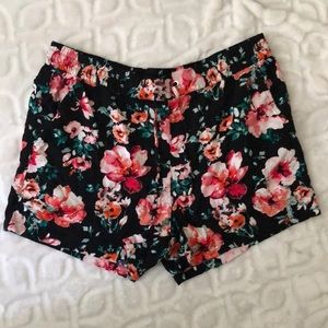 Tie Waist Floral Shorts